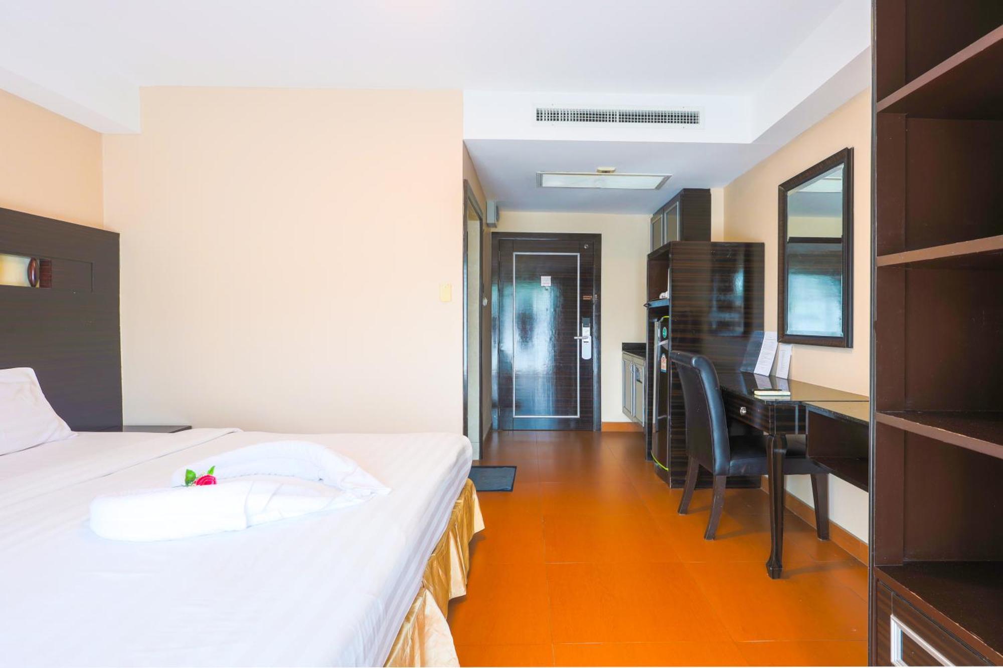 แลนด์ รอยัล เรสซิเดนซ์ Hotel Pattaya ภายนอก รูปภาพ