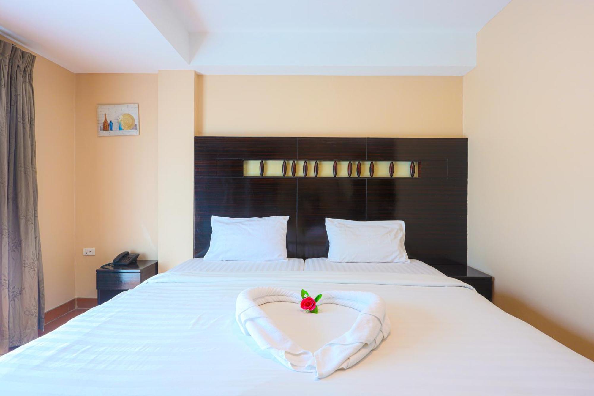แลนด์ รอยัล เรสซิเดนซ์ Hotel Pattaya ภายนอก รูปภาพ