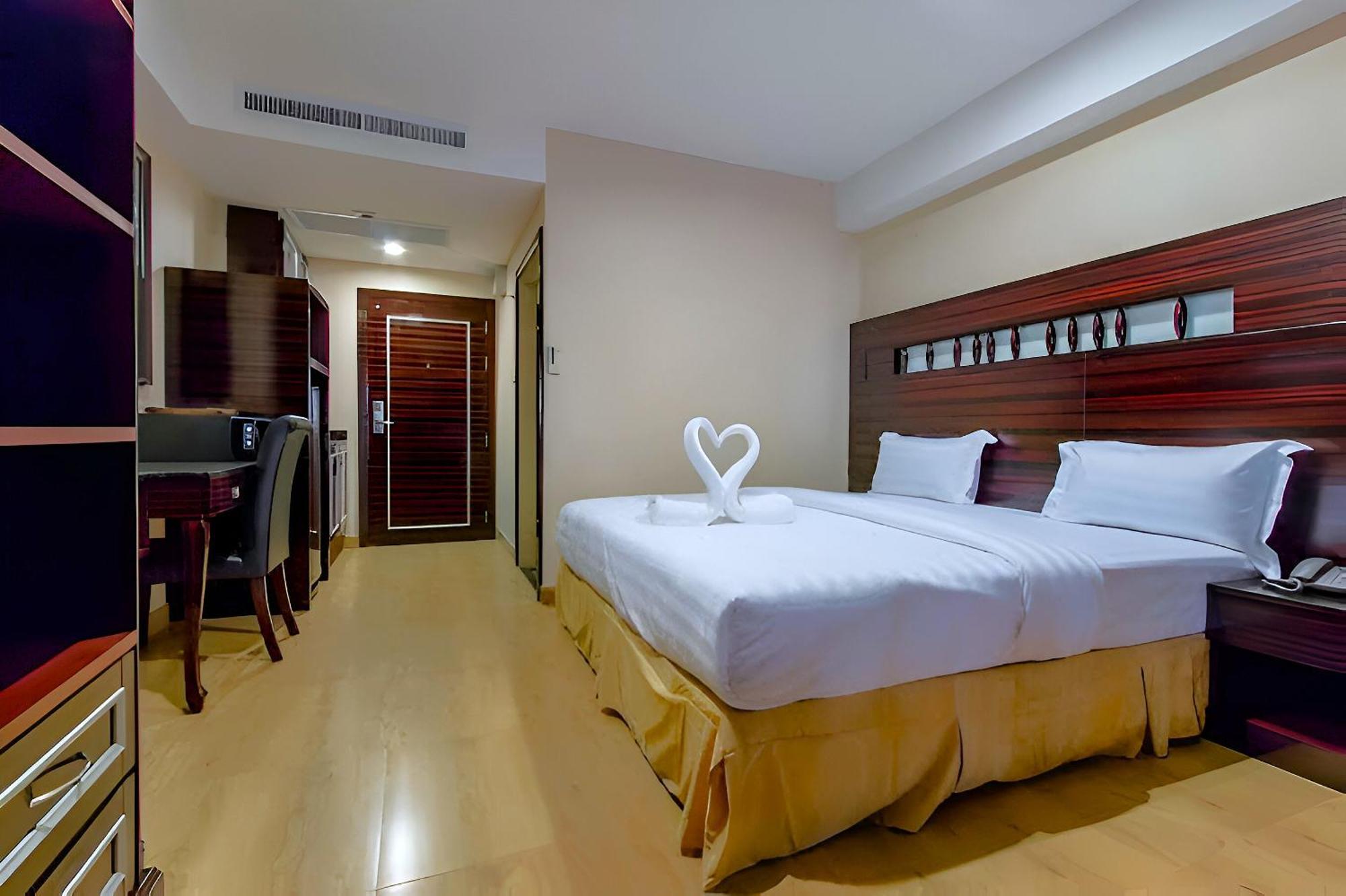 แลนด์ รอยัล เรสซิเดนซ์ Hotel Pattaya ภายนอก รูปภาพ