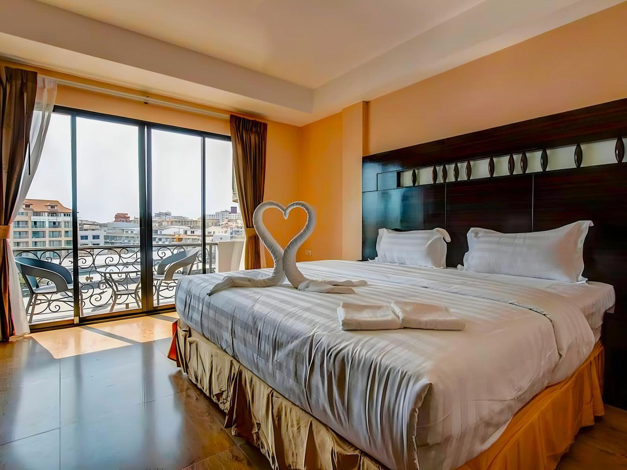 แลนด์ รอยัล เรสซิเดนซ์ Hotel Pattaya ภายนอก รูปภาพ